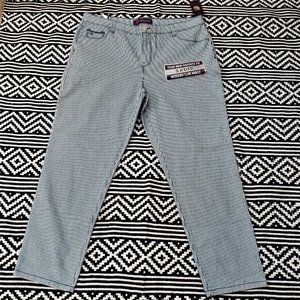 Size 16 Only 1 Left 😤**NWT GLORIA VANDERBILT "SADIE"